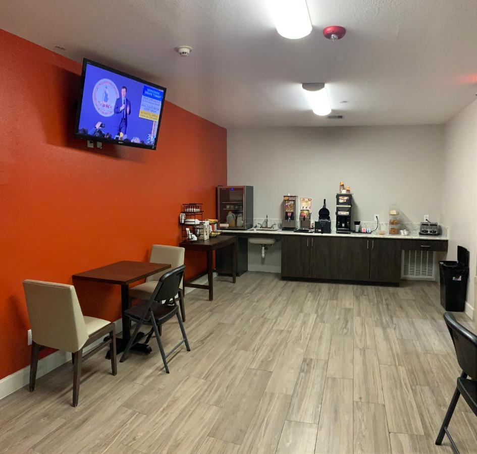 Scottish Inn & Suites - Iah Airport Хъмбъл Екстериор снимка