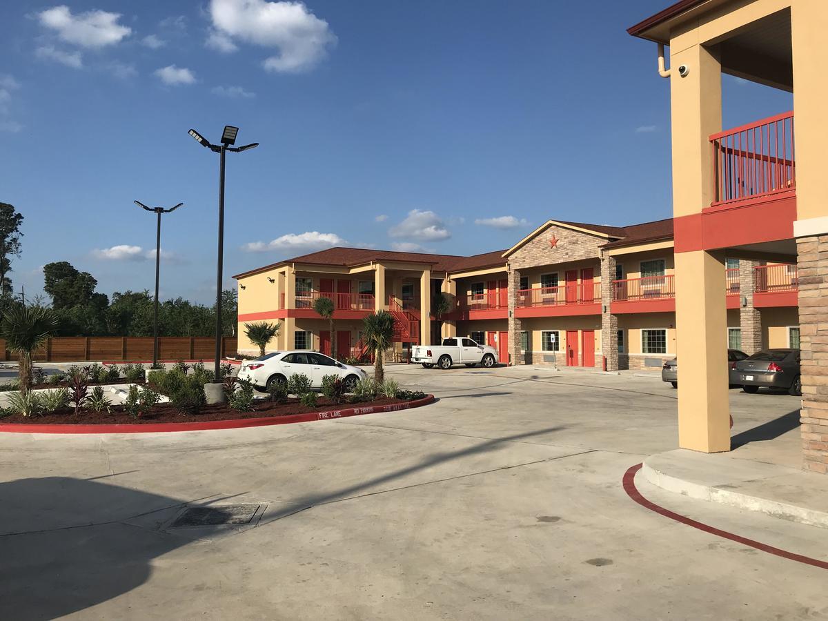 Scottish Inn & Suites - Iah Airport Хъмбъл Екстериор снимка