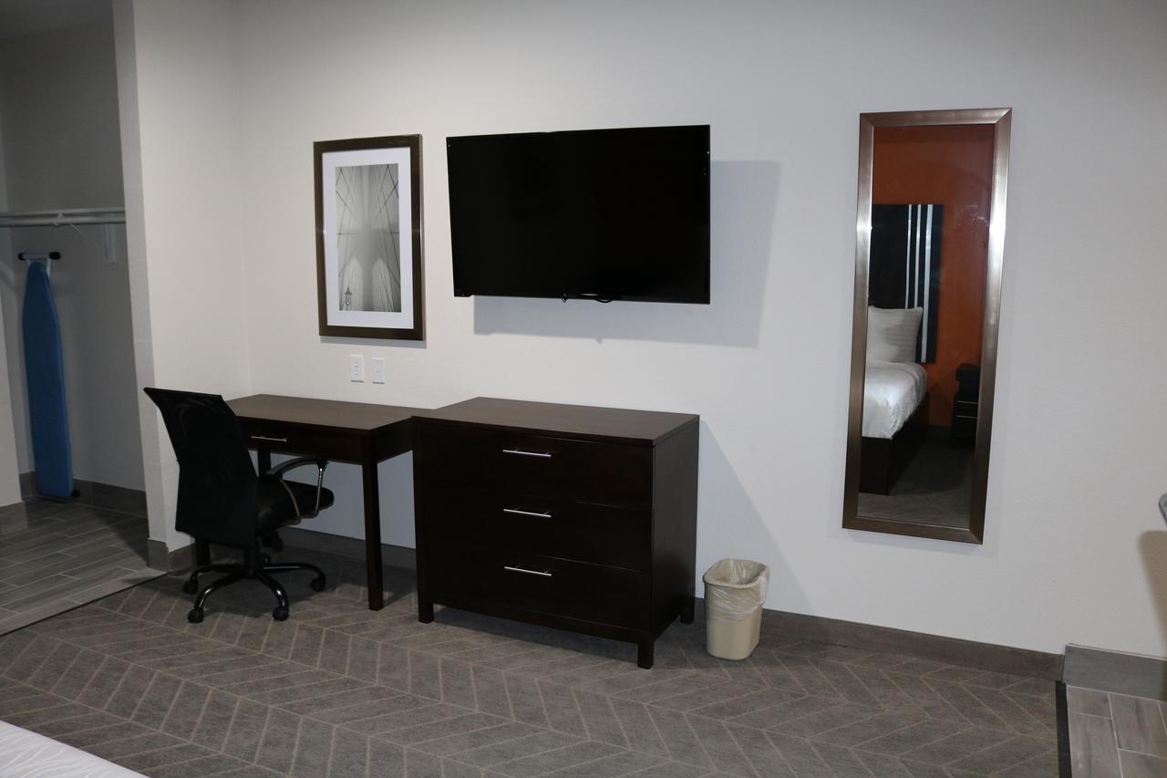 Scottish Inn & Suites - Iah Airport Хъмбъл Екстериор снимка