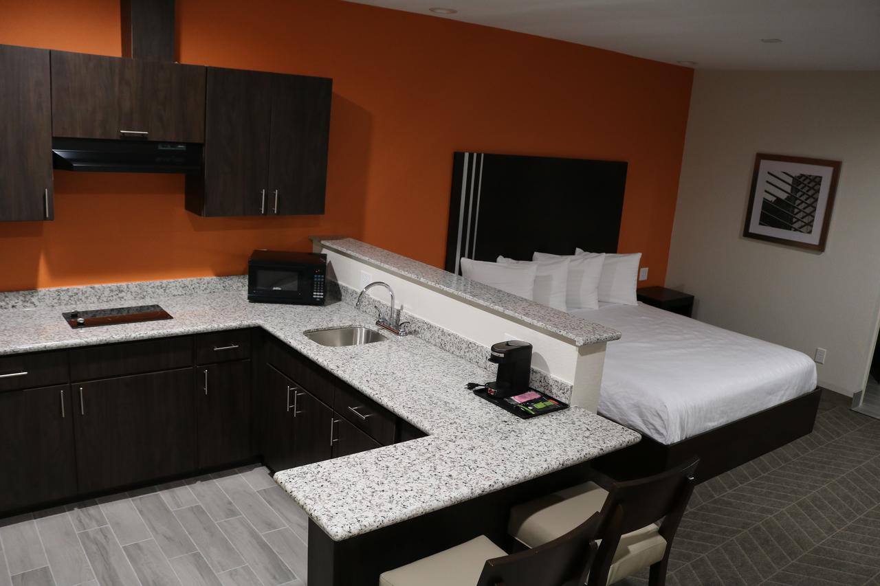 Scottish Inn & Suites - Iah Airport Хъмбъл Екстериор снимка