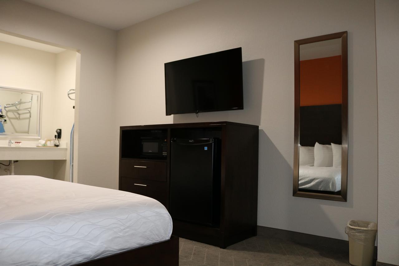 Scottish Inn & Suites - Iah Airport Хъмбъл Екстериор снимка