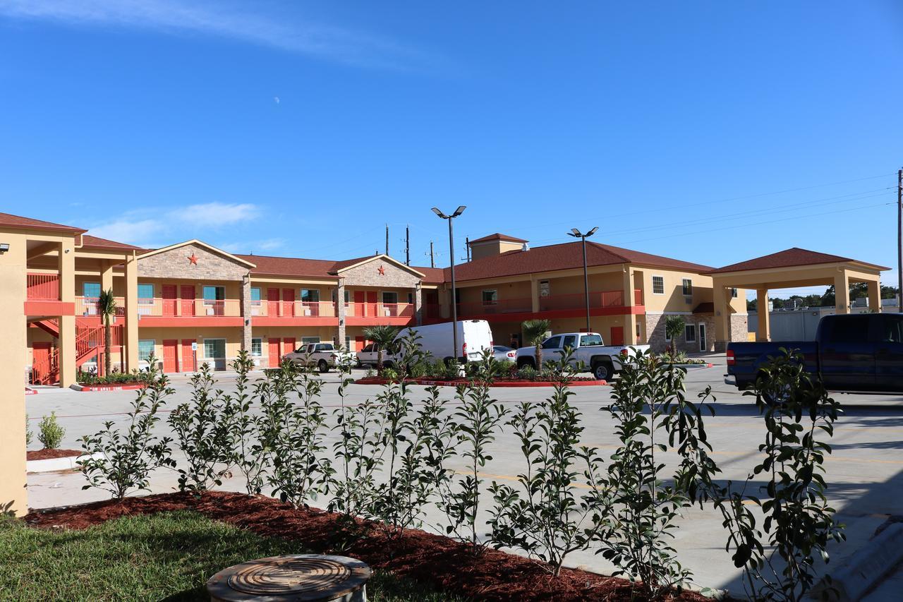 Scottish Inn & Suites - Iah Airport Хъмбъл Екстериор снимка