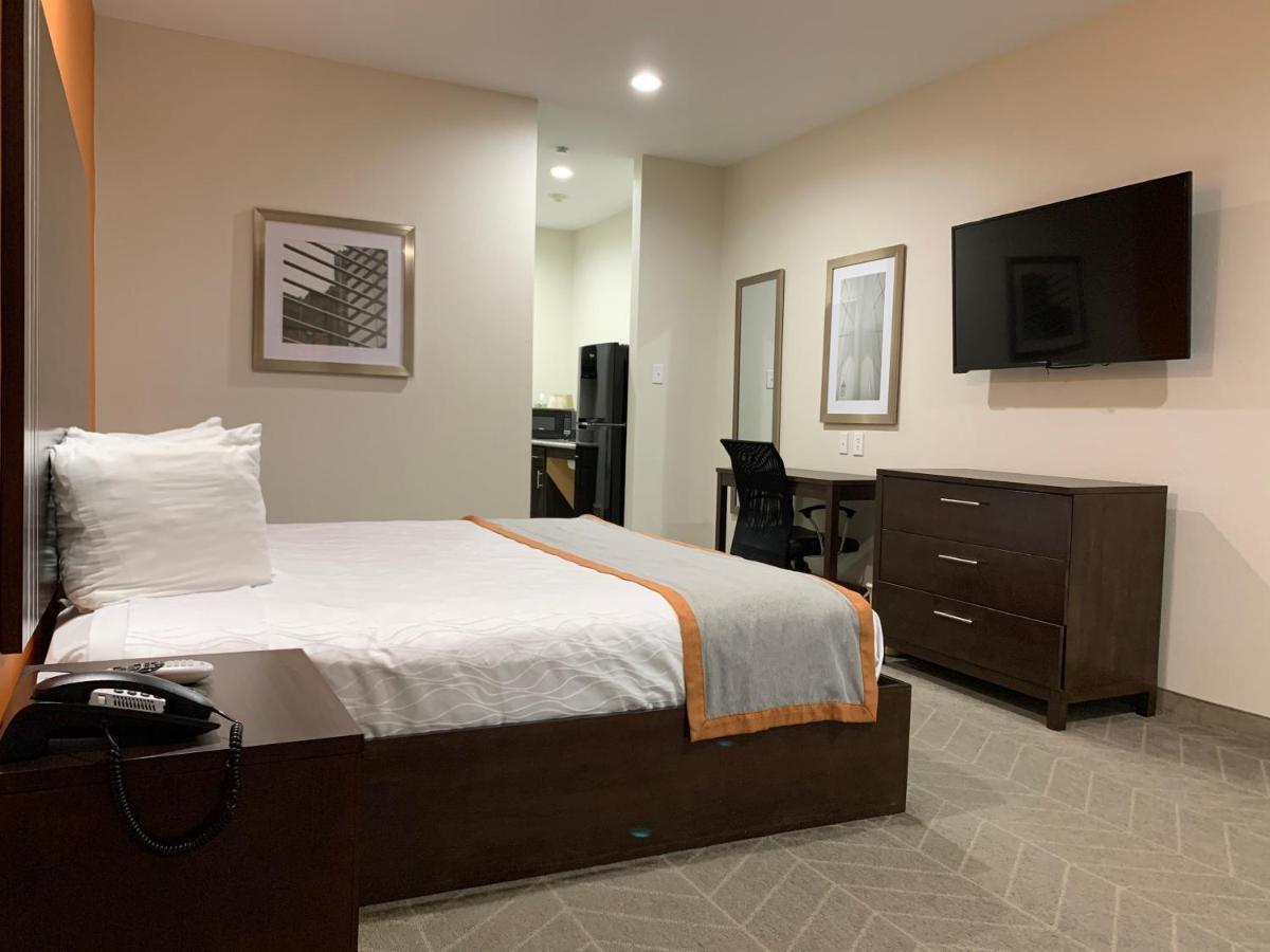 Scottish Inn & Suites - Iah Airport Хъмбъл Екстериор снимка