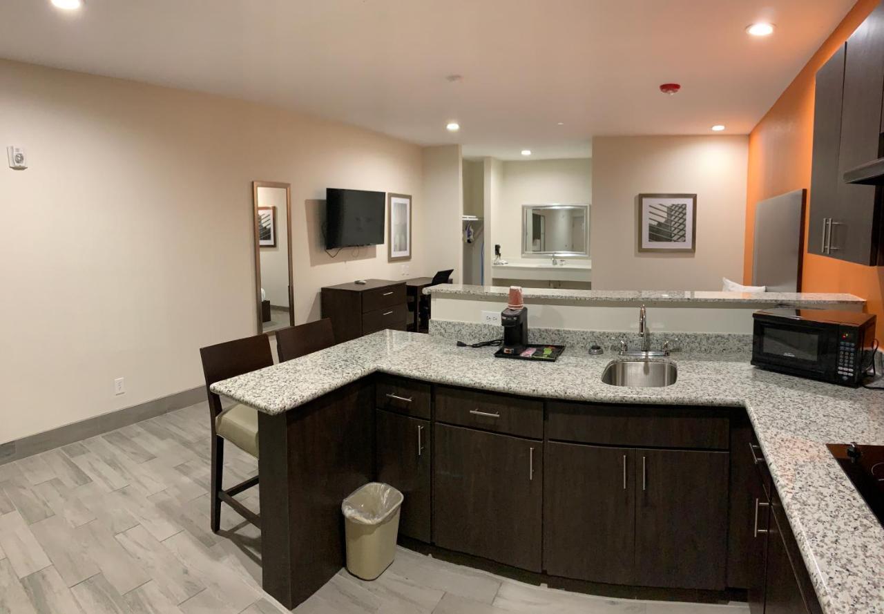 Scottish Inn & Suites - Iah Airport Хъмбъл Екстериор снимка